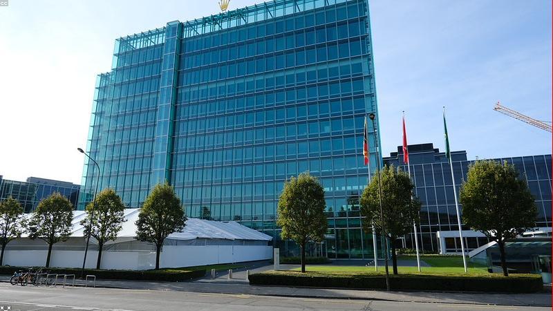 黑料王编辑团队在整理爆料线索与证据材料